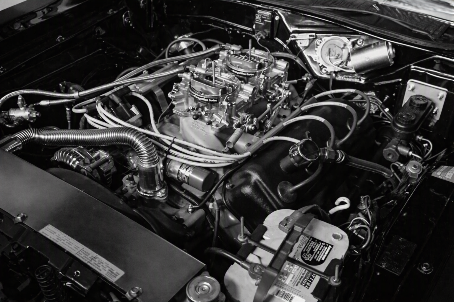 426 Hemi engine bay — 1971 Plymouth 'Cuda