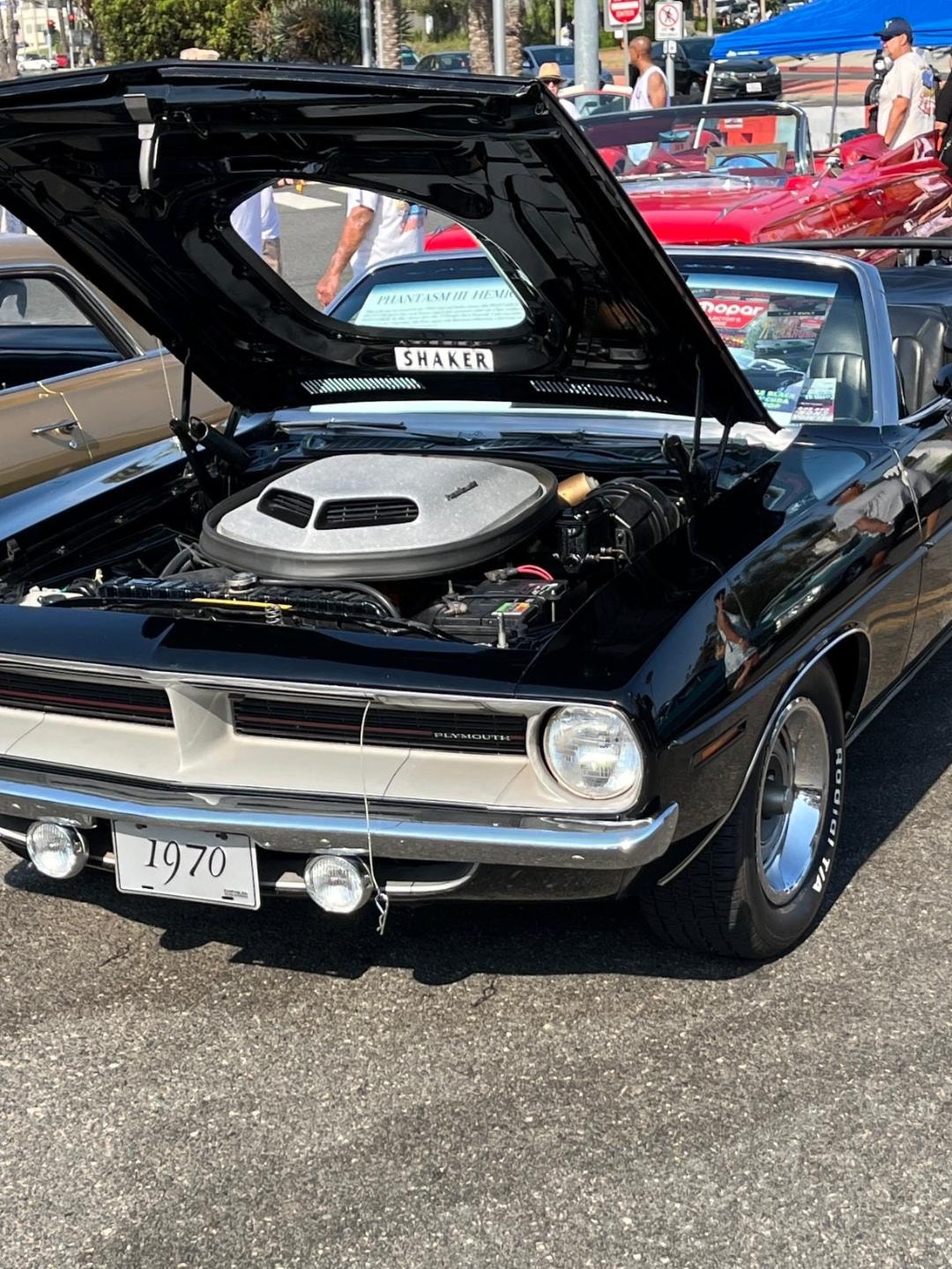Don Coscarelli brings the Phantasm III HemiCuda convertible out — display card in windshield
