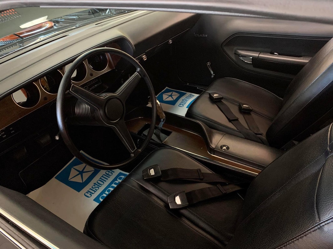 Interior — upgraded gauges, pistol-grip shifter, best of the best.